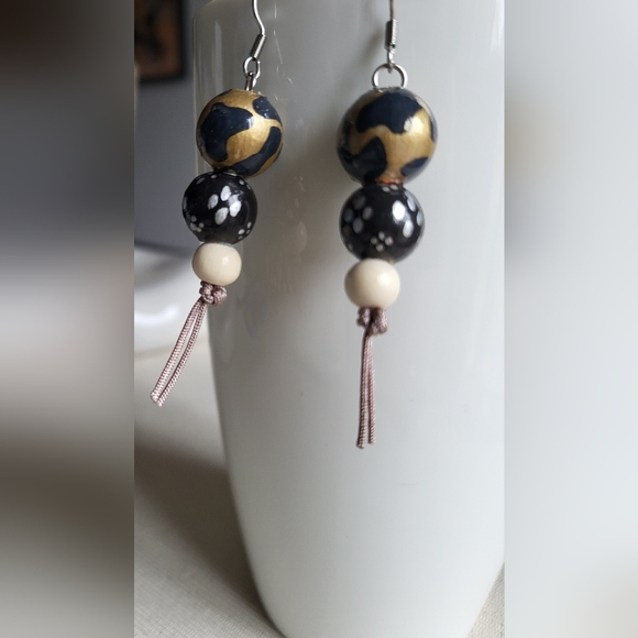 New handmade Necklace and earrings set - Picture 6 of 9